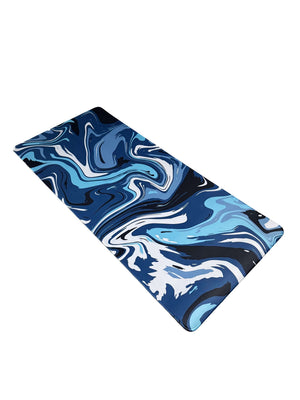 Muismat met marmer-look in blauwtinten – 900x400mm formaat met antislip onderkant