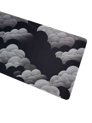 Zwart-witte muismat met abstracte luchttextuur – Cloud Static voor bureaustijl met karakter