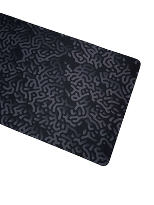 Zwarte en grijze Coral Circuit muismat met gestikte randen en glad oppervlak