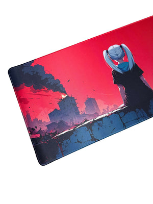 Lone Survivor muismat met rode lucht en verlaten stad – perfect voor emotionele anime setups