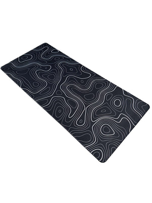 Black Topography muismat met minimalistisch reliëfpatroon – perfect voor bureau of gaming setup